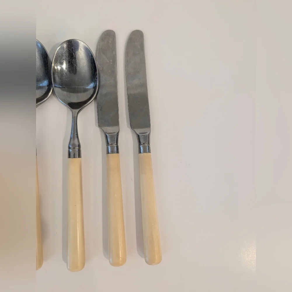 Stanley Roberts SPECTRUM Ivory Stainless Set Of 8 Teaspoons Tablespoons Knives